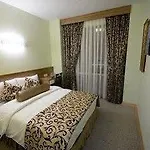 Royal 3*