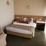 Royal Hotel 3*